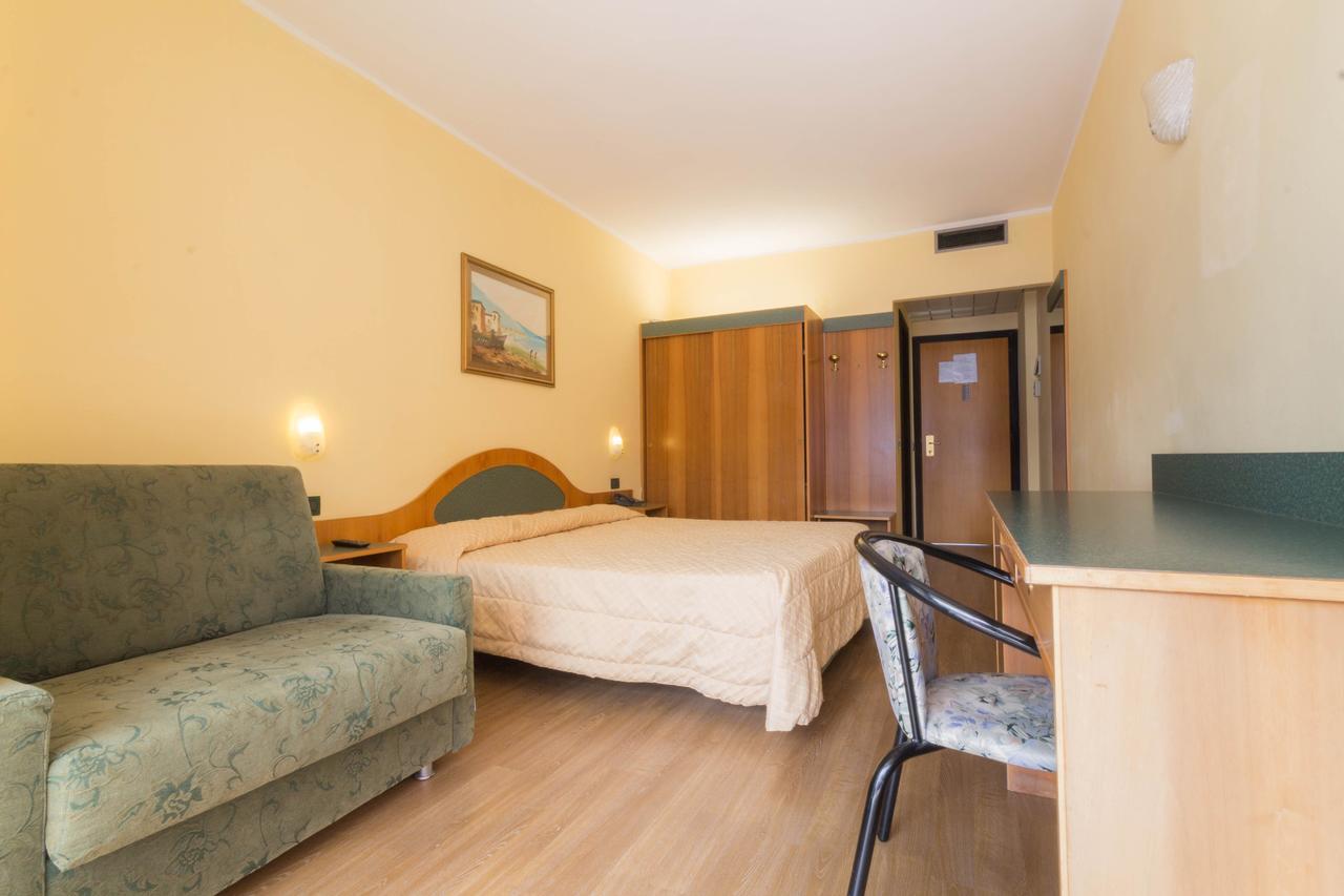 Hotel Lido Gargnano Exteriör bild