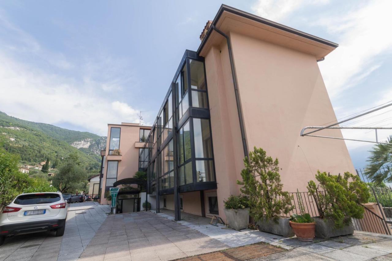 Hotel Lido Gargnano Exteriör bild